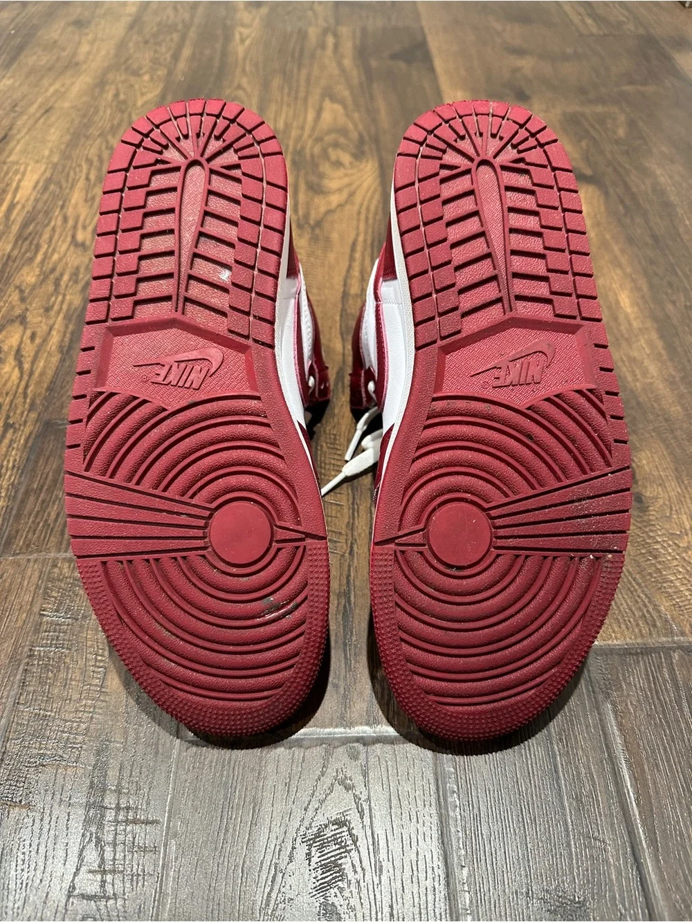Nike Air Jordan 1 Retro 'Artisanal Red'